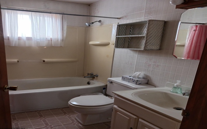 19 Monongalia Street, Buckhannon, West Virginia 26201, 3 Bedrooms Bedrooms, 7 Rooms Rooms,1 BathroomBathrooms,Single Family Detached,For Sale,Monongalia,10159440