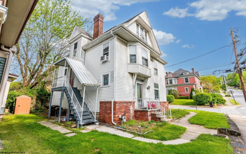 313 Grand Street, Morgantown, West Virginia 26501-0000, ,Multi-unit/income,For Sale,Grand,10159430