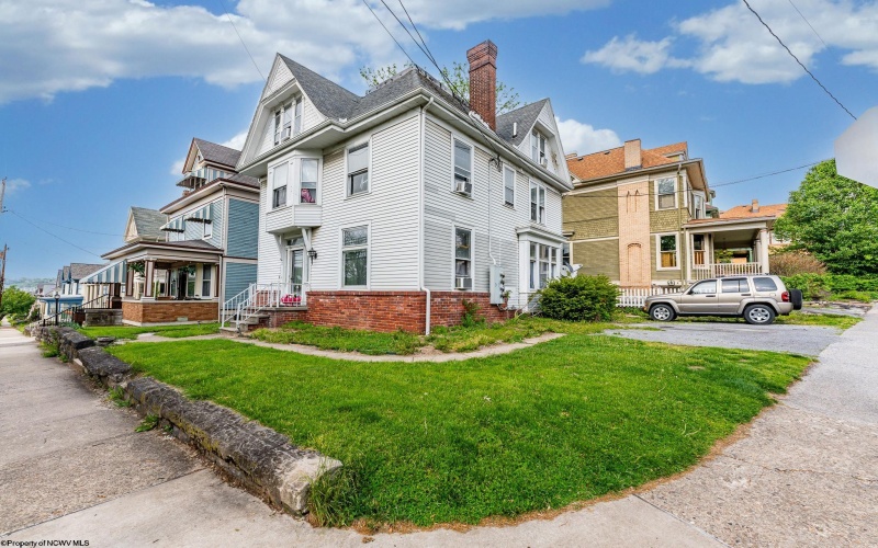313 Grand Street, Morgantown, West Virginia 26501-0000, ,Multi-unit/income,For Sale,Grand,10159430