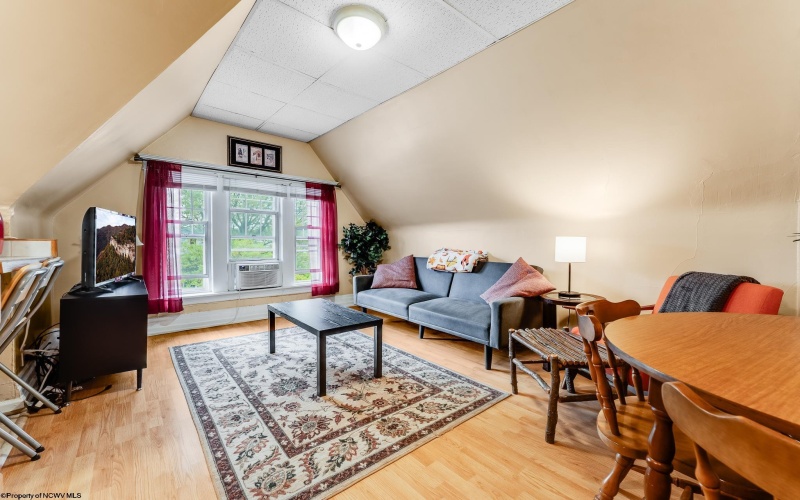 313 Grand Street, Morgantown, West Virginia 26501-0000, ,Multi-unit/income,For Sale,Grand,10159430