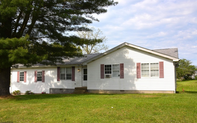 908 Old Mill Road, Weston, West Virginia 26452, 3 Bedrooms Bedrooms, 7 Rooms Rooms,2 BathroomsBathrooms,Single Family Detached,For Sale,Old Mill,10159438
