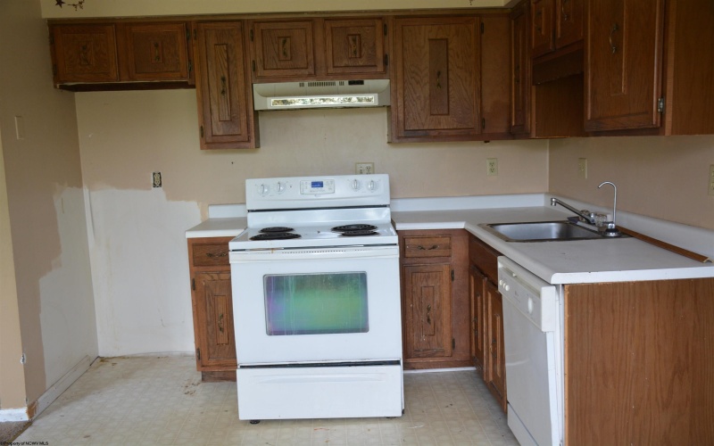 908 Old Mill Road, Weston, West Virginia 26452, 3 Bedrooms Bedrooms, 7 Rooms Rooms,2 BathroomsBathrooms,Single Family Detached,For Sale,Old Mill,10159438