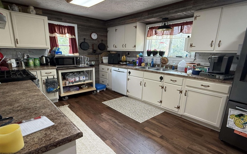 4253 Point Mountain Road, Monterville, West Virginia 26282, 3 Bedrooms Bedrooms, 8 Rooms Rooms,1 BathroomBathrooms,Single Family Detached,For Sale,Point Mountain,10159435