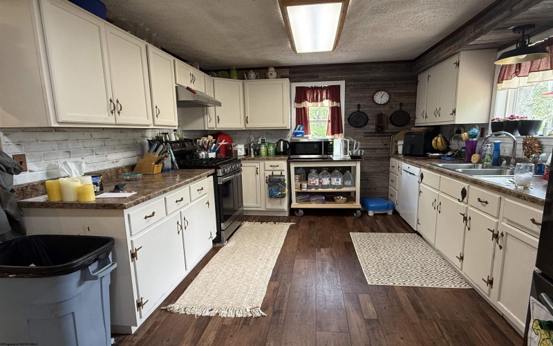 4253 Point Mountain Road, Monterville, West Virginia 26282, 3 Bedrooms Bedrooms, 8 Rooms Rooms,1 BathroomBathrooms,Single Family Detached,For Sale,Point Mountain,10159435