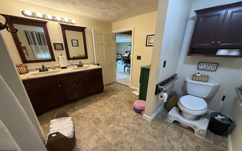 4253 Point Mountain Road, Monterville, West Virginia 26282, 3 Bedrooms Bedrooms, 8 Rooms Rooms,1 BathroomBathrooms,Single Family Detached,For Sale,Point Mountain,10159435