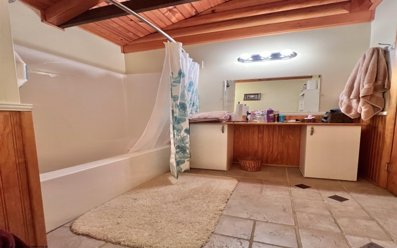 1209 Gaines Road, Rock Cave, West Virginia 26234, 3 Bedrooms Bedrooms, 5 Rooms Rooms,3 BathroomsBathrooms,Single Family Detached,For Sale,Gaines,10159446