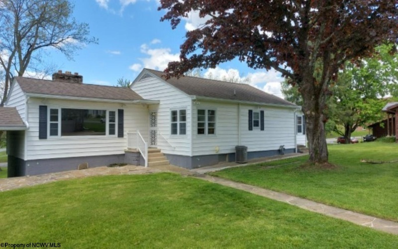149 Robert E Lee Avenue, Elkins, West Virginia 26241, 5 Bedrooms Bedrooms, 12 Rooms Rooms,1 BathroomBathrooms,Single Family Detached,For Sale,Robert E Lee,10159448