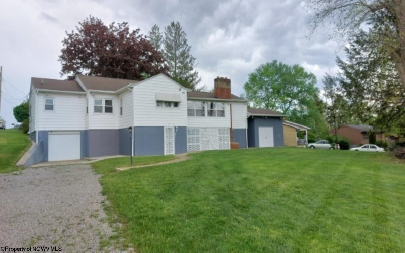 149 Robert E Lee Avenue, Elkins, West Virginia 26241, 5 Bedrooms Bedrooms, 12 Rooms Rooms,1 BathroomBathrooms,Single Family Detached,For Sale,Robert E Lee,10159448