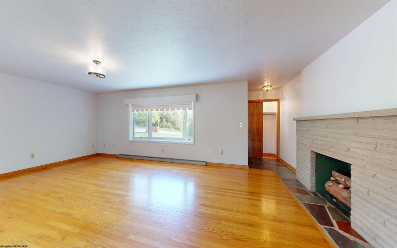 1914 Country Club Road, Fairmont, West Virginia 26554, 4 Bedrooms Bedrooms, 10 Rooms Rooms,3 BathroomsBathrooms,Single Family Detached,For Sale,Country Club,10159449
