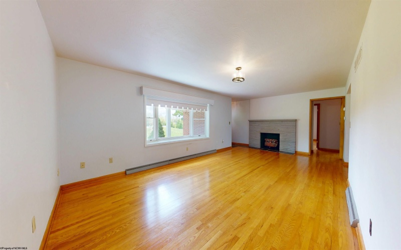 1914 Country Club Road, Fairmont, West Virginia 26554, 4 Bedrooms Bedrooms, 10 Rooms Rooms,3 BathroomsBathrooms,Single Family Detached,For Sale,Country Club,10159449