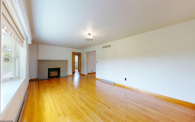 1914 Country Club Road, Fairmont, West Virginia 26554, 4 Bedrooms Bedrooms, 10 Rooms Rooms,3 BathroomsBathrooms,Single Family Detached,For Sale,Country Club,10159449