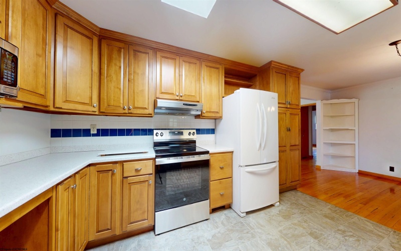 1914 Country Club Road, Fairmont, West Virginia 26554, 4 Bedrooms Bedrooms, 10 Rooms Rooms,3 BathroomsBathrooms,Single Family Detached,For Sale,Country Club,10159449