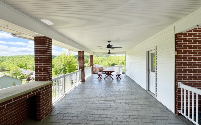 1914 Country Club Road, Fairmont, West Virginia 26554, 4 Bedrooms Bedrooms, 10 Rooms Rooms,3 BathroomsBathrooms,Single Family Detached,For Sale,Country Club,10159449