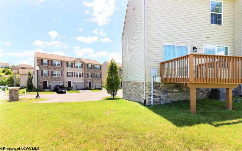 40 Barrington Court, Bridgeport, West Virginia 26330, 2 Bedrooms Bedrooms, 6 Rooms Rooms,2 BathroomsBathrooms,Single Family Attached,For Sale,Barrington,10159474