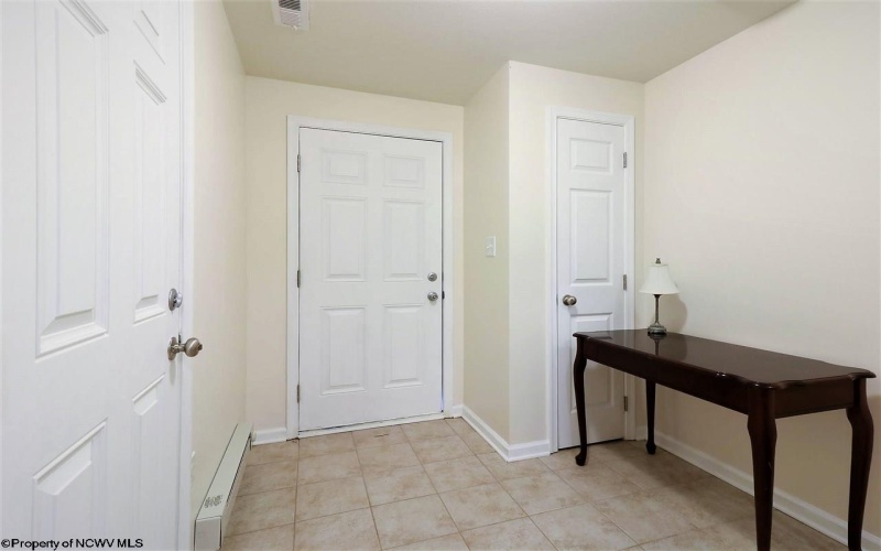 40 Barrington Court, Bridgeport, West Virginia 26330, 2 Bedrooms Bedrooms, 6 Rooms Rooms,2 BathroomsBathrooms,Single Family Attached,For Sale,Barrington,10159474