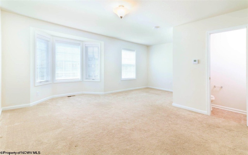 40 Barrington Court, Bridgeport, West Virginia 26330, 2 Bedrooms Bedrooms, 6 Rooms Rooms,2 BathroomsBathrooms,Single Family Attached,For Sale,Barrington,10159474