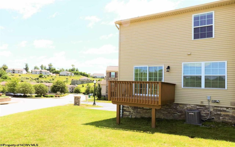 40 Barrington Court, Bridgeport, West Virginia 26330, 2 Bedrooms Bedrooms, 6 Rooms Rooms,2 BathroomsBathrooms,Single Family Attached,For Sale,Barrington,10159474