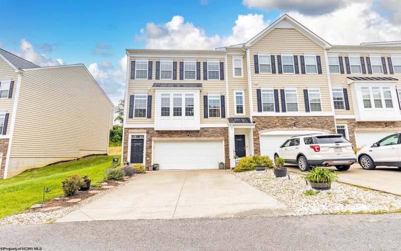 3322 Sun Court, Morgantown, West Virginia 26505, 3 Bedrooms Bedrooms, 8 Rooms Rooms,3 BathroomsBathrooms,Single Family Attached,For Sale,Sun,10159466