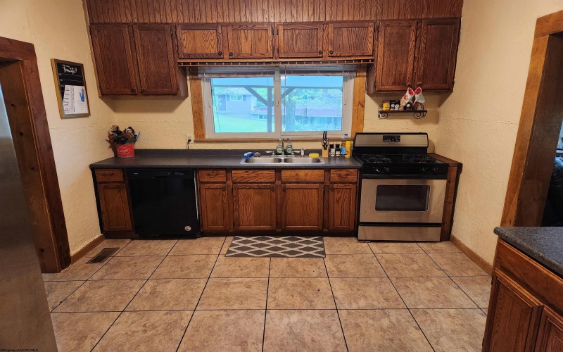 784 Ona Street, Grafton, West Virginia 26354-1723, 3 Bedrooms Bedrooms, 5 Rooms Rooms,1 BathroomBathrooms,Single Family Detached,For Sale,Ona,10159478