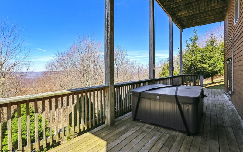 1901 Mountainside Road, Davis, West Virginia 26260, 4 Bedrooms Bedrooms, 8 Rooms Rooms,3 BathroomsBathrooms,Single Family Detached,For Sale,Mountainside,10159463