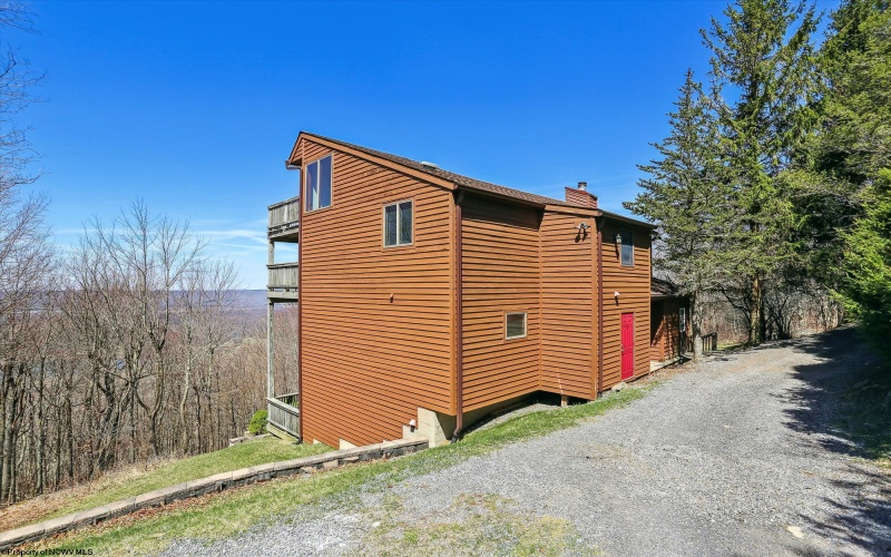 1901 Mountainside Road, Davis, West Virginia 26260, 4 Bedrooms Bedrooms, 8 Rooms Rooms,3 BathroomsBathrooms,Single Family Detached,For Sale,Mountainside,10159463