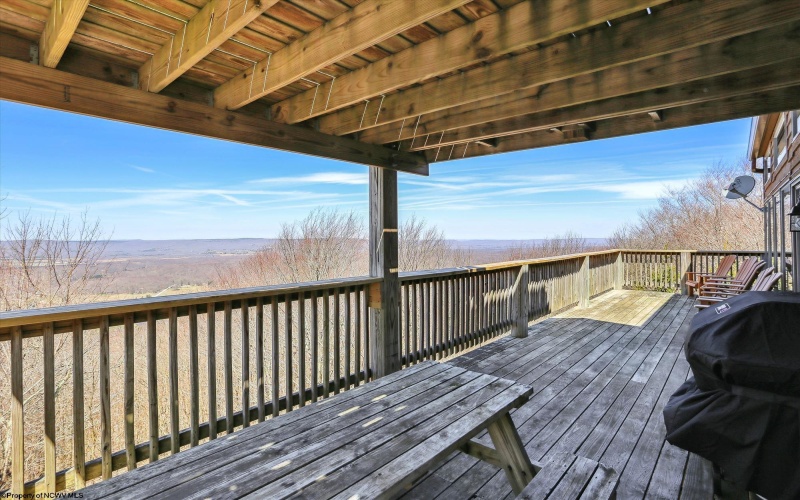 1901 Mountainside Road, Davis, West Virginia 26260, 4 Bedrooms Bedrooms, 8 Rooms Rooms,3 BathroomsBathrooms,Single Family Detached,For Sale,Mountainside,10159463