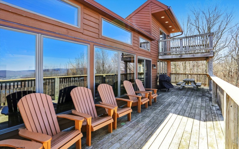 1901 Mountainside Road, Davis, West Virginia 26260, 4 Bedrooms Bedrooms, 8 Rooms Rooms,3 BathroomsBathrooms,Single Family Detached,For Sale,Mountainside,10159463