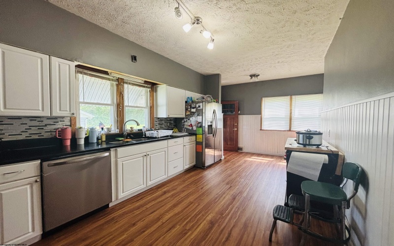 8127 Cost Avenue, Stonewood, West Virginia 26301, 3 Bedrooms Bedrooms, 6 Rooms Rooms,1 BathroomBathrooms,Single Family Detached,For Sale,Cost,10159454