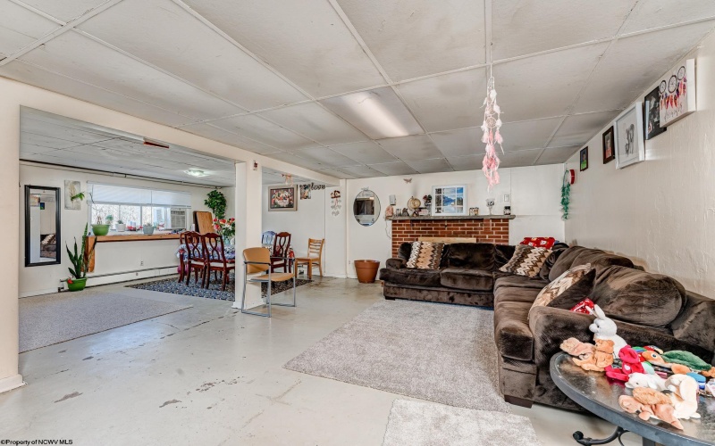 1114 Berwood Drive, Morgantown, West Virginia 26505, 5 Bedrooms Bedrooms, 10 Rooms Rooms,2 BathroomsBathrooms,Single Family Detached,For Sale,Berwood,10159458