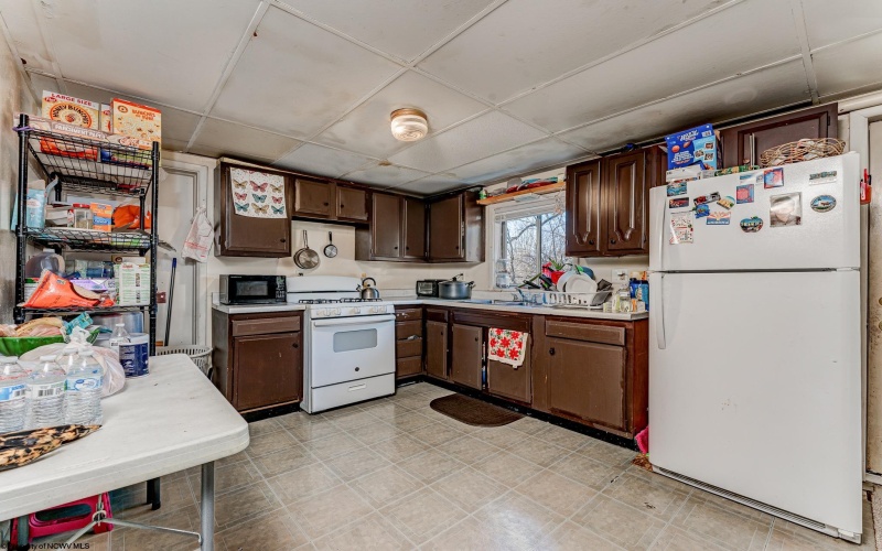 1114 Berwood Drive, Morgantown, West Virginia 26505, 5 Bedrooms Bedrooms, 10 Rooms Rooms,2 BathroomsBathrooms,Single Family Detached,For Sale,Berwood,10159458
