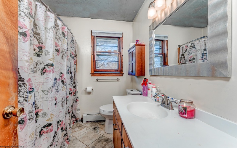 1114 Berwood Drive, Morgantown, West Virginia 26505, 5 Bedrooms Bedrooms, 10 Rooms Rooms,2 BathroomsBathrooms,Single Family Detached,For Sale,Berwood,10159458