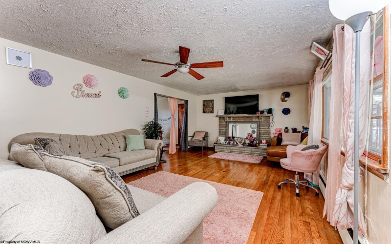 1114 Berwood Drive, Morgantown, West Virginia 26505, 5 Bedrooms Bedrooms, 10 Rooms Rooms,2 BathroomsBathrooms,Single Family Detached,For Sale,Berwood,10159458