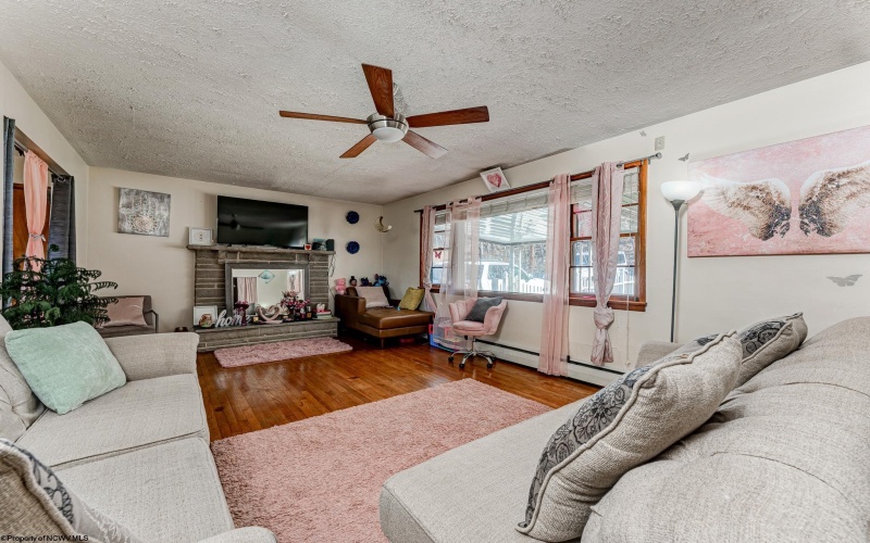 1114 Berwood Drive, Morgantown, West Virginia 26505, 5 Bedrooms Bedrooms, 10 Rooms Rooms,2 BathroomsBathrooms,Single Family Detached,For Sale,Berwood,10159458