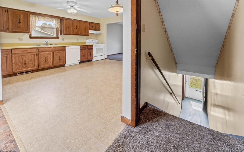 136 2nd Street, Westover, West Virginia 26501, 2 Bedrooms Bedrooms, 4 Rooms Rooms,1 BathroomBathrooms,Single Family Detached,For Sale,2nd,10159457