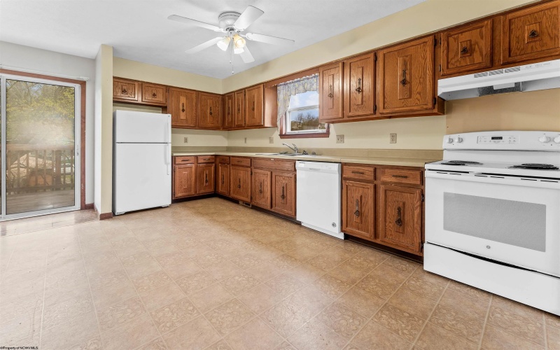 136 2nd Street, Westover, West Virginia 26501, 2 Bedrooms Bedrooms, 4 Rooms Rooms,1 BathroomBathrooms,Single Family Detached,For Sale,2nd,10159457