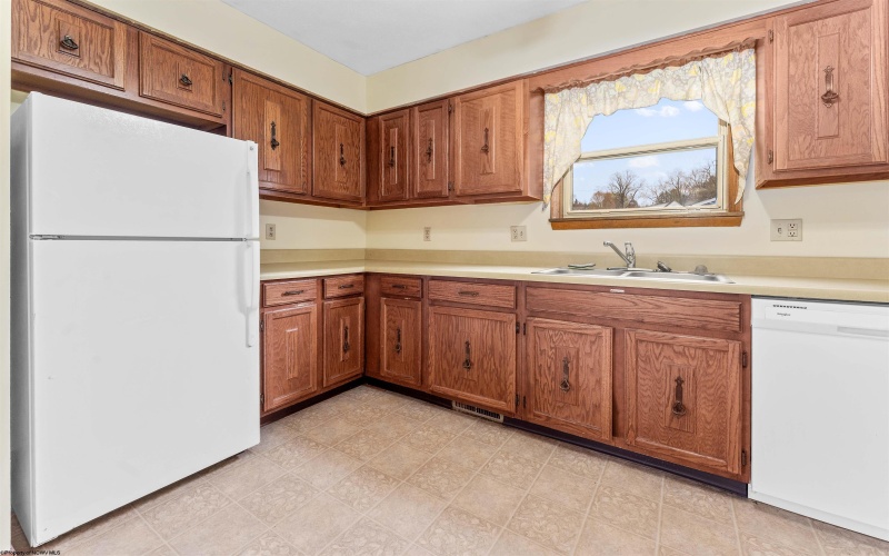 136 2nd Street, Westover, West Virginia 26501, 2 Bedrooms Bedrooms, 4 Rooms Rooms,1 BathroomBathrooms,Single Family Detached,For Sale,2nd,10159457