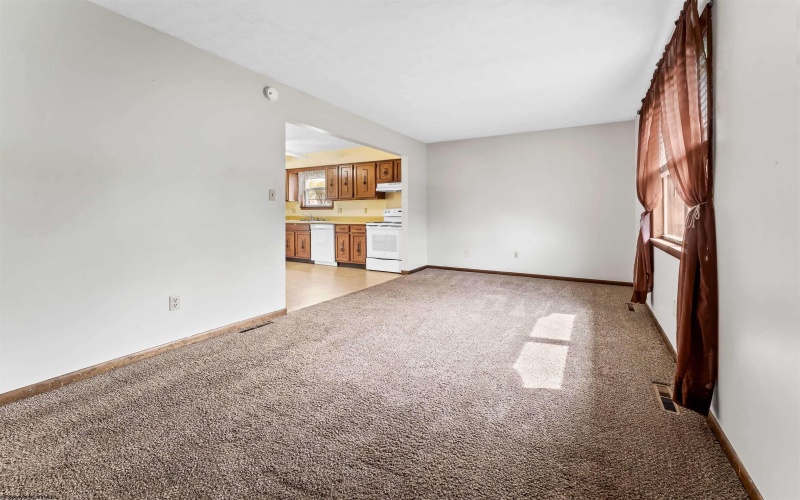 136 2nd Street, Westover, West Virginia 26501, 2 Bedrooms Bedrooms, 4 Rooms Rooms,1 BathroomBathrooms,Single Family Detached,For Sale,2nd,10159457