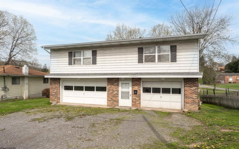 136 2nd Street, Westover, West Virginia 26501, 2 Bedrooms Bedrooms, 4 Rooms Rooms,1 BathroomBathrooms,Single Family Detached,For Sale,2nd,10159457