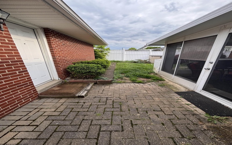 324 Dunkin Avenue, Bridgeport, West Virginia 26330, 3 Bedrooms Bedrooms, 7 Rooms Rooms,1 BathroomBathrooms,Single Family Detached,For Sale,Dunkin,10159472