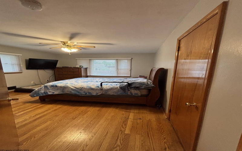 324 Dunkin Avenue, Bridgeport, West Virginia 26330, 3 Bedrooms Bedrooms, 7 Rooms Rooms,1 BathroomBathrooms,Single Family Detached,For Sale,Dunkin,10159472