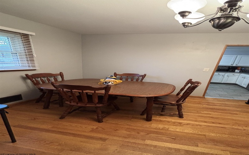 324 Dunkin Avenue, Bridgeport, West Virginia 26330, 3 Bedrooms Bedrooms, 7 Rooms Rooms,1 BathroomBathrooms,Single Family Detached,For Sale,Dunkin,10159472