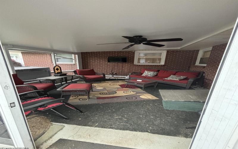 324 Dunkin Avenue, Bridgeport, West Virginia 26330, 3 Bedrooms Bedrooms, 7 Rooms Rooms,1 BathroomBathrooms,Single Family Detached,For Sale,Dunkin,10159472