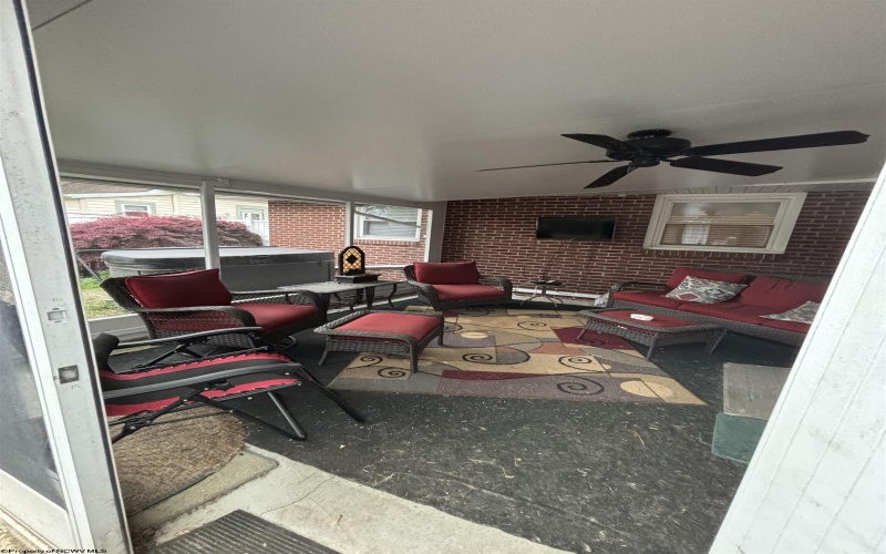 324 Dunkin Avenue, Bridgeport, West Virginia 26330, 3 Bedrooms Bedrooms, 7 Rooms Rooms,1 BathroomBathrooms,Single Family Detached,For Sale,Dunkin,10159472