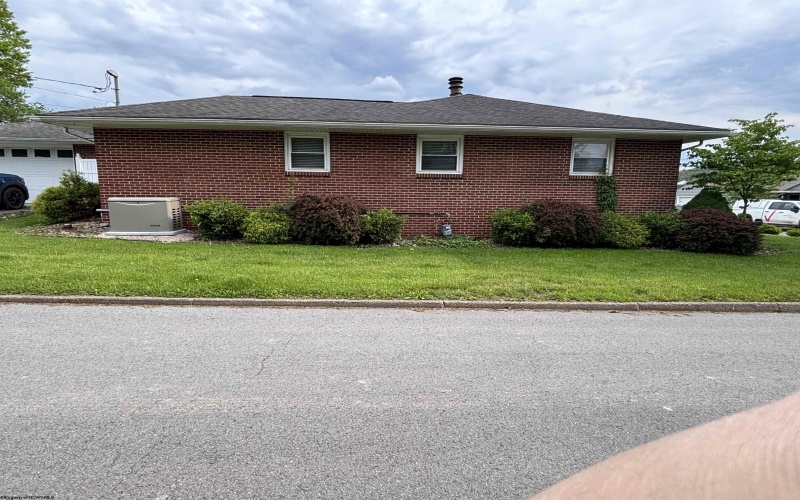 324 Dunkin Avenue, Bridgeport, West Virginia 26330, 3 Bedrooms Bedrooms, 7 Rooms Rooms,1 BathroomBathrooms,Single Family Detached,For Sale,Dunkin,10159472