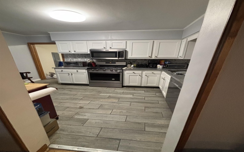 324 Dunkin Avenue, Bridgeport, West Virginia 26330, 3 Bedrooms Bedrooms, 7 Rooms Rooms,1 BathroomBathrooms,Single Family Detached,For Sale,Dunkin,10159472