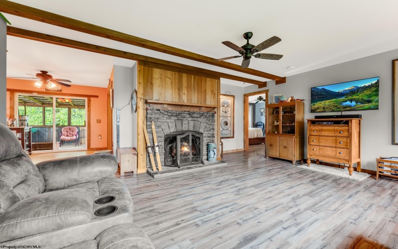 292 Appalachian Drive, Bruceton Mills, West Virginia 26525, 3 Bedrooms Bedrooms, 6 Rooms Rooms,2 BathroomsBathrooms,Single Family Detached,For Sale,Appalachian,10159471