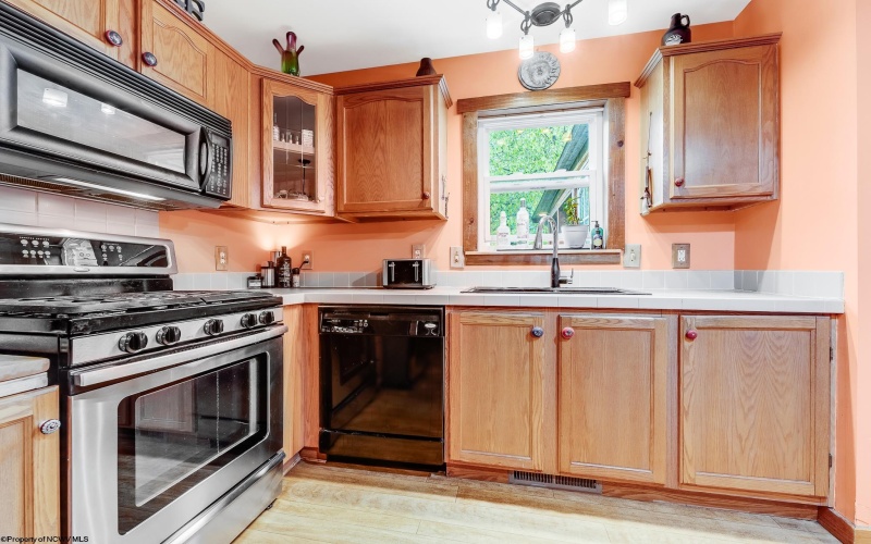 292 Appalachian Drive, Bruceton Mills, West Virginia 26525, 3 Bedrooms Bedrooms, 6 Rooms Rooms,2 BathroomsBathrooms,Single Family Detached,For Sale,Appalachian,10159471