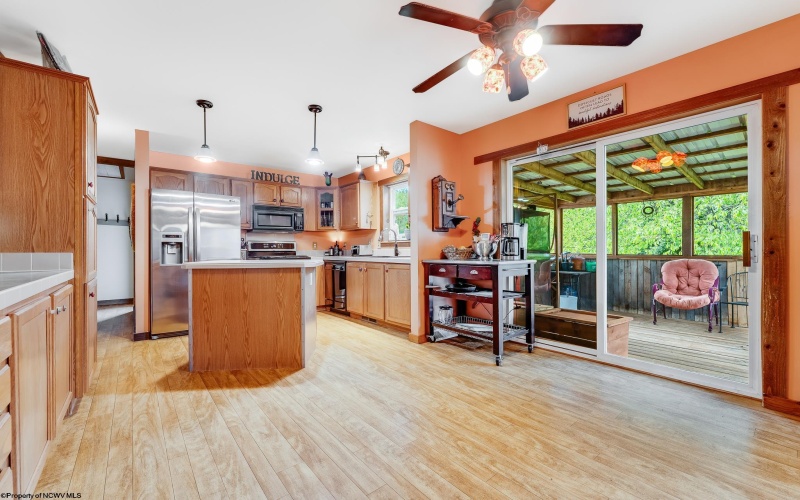 292 Appalachian Drive, Bruceton Mills, West Virginia 26525, 3 Bedrooms Bedrooms, 6 Rooms Rooms,2 BathroomsBathrooms,Single Family Detached,For Sale,Appalachian,10159471