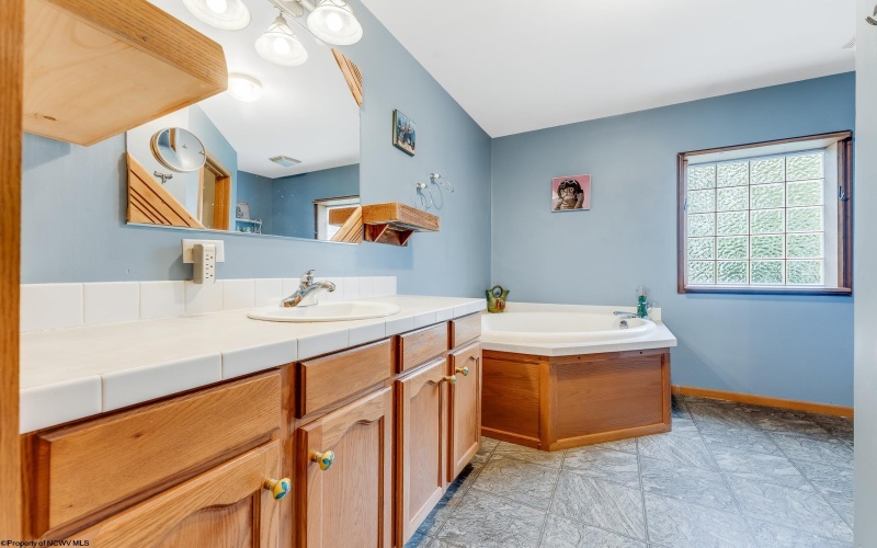 292 Appalachian Drive, Bruceton Mills, West Virginia 26525, 3 Bedrooms Bedrooms, 6 Rooms Rooms,2 BathroomsBathrooms,Single Family Detached,For Sale,Appalachian,10159471