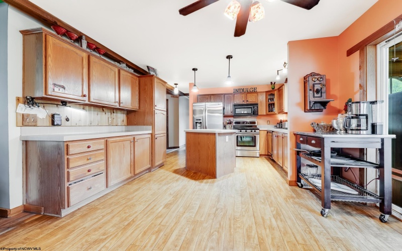 292 Appalachian Drive, Bruceton Mills, West Virginia 26525, 3 Bedrooms Bedrooms, 6 Rooms Rooms,2 BathroomsBathrooms,Single Family Detached,For Sale,Appalachian,10159471